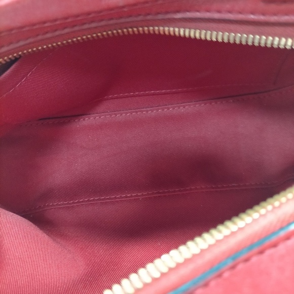 Louis Vuitton Saintonge Red Monogram - Picture 10 of 16